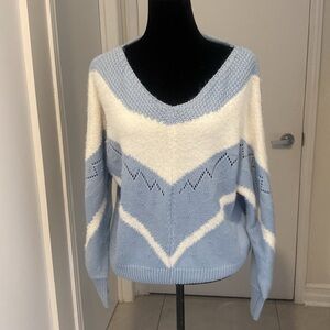 Light Blue & White long sleeved V-neck Women's Sweater in size Large